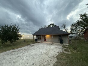 209 6th St in Dobbin, TX - Building Photo - Building Photo