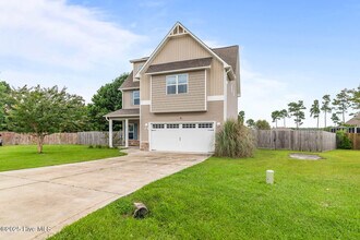 106 Shallow Ct in Sneads Ferry, NC - Building Photo - Building Photo