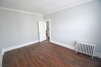 56 Hobart Pl in Clifton, NJ - Building Photo - Building Photo