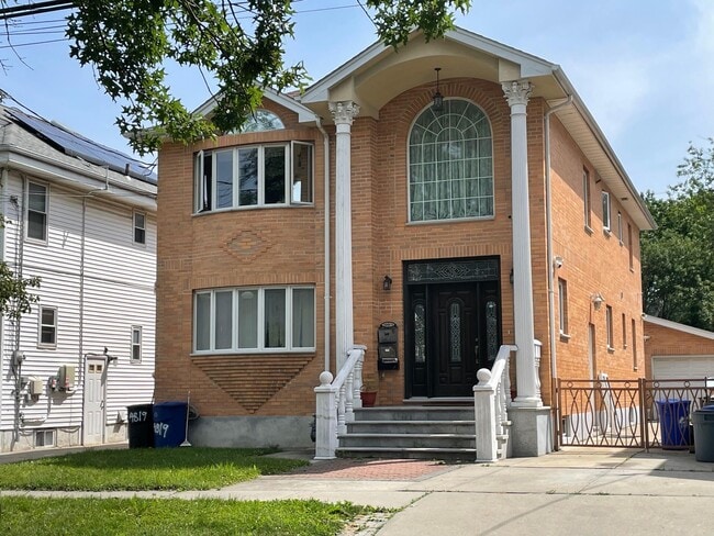 48-19 207th St in Queens, NY - Building Photo - Building Photo