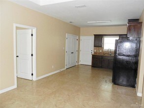 2601 E Garfield Ave-Unit -4 in Alton, TX - Building Photo - Building Photo
