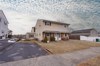 282 Poplar St in Catasauqua, PA - Building Photo - Building Photo