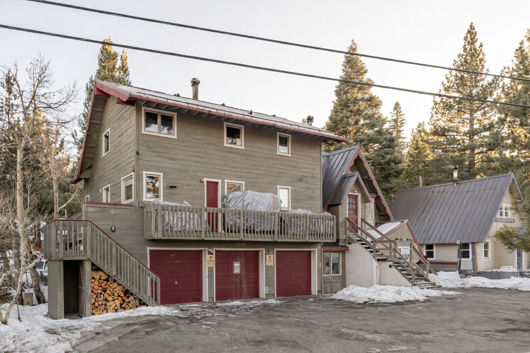 1699 Old Mammoth Rd in Mammoth Lakes, CA - Building Photo