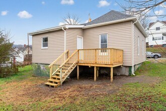 1013 N 15th St in Clarksburg, WV - Foto de edificio - Building Photo