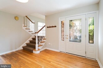 610 Valley Brook Dr in Silver Spring, MD - Building Photo - Building Photo