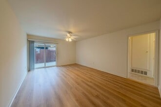 16581 Sabot Ln in Huntington Beach, CA - Building Photo - Building Photo