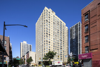 Continental East Apartments in New York, NY - Foto de edificio - Building Photo