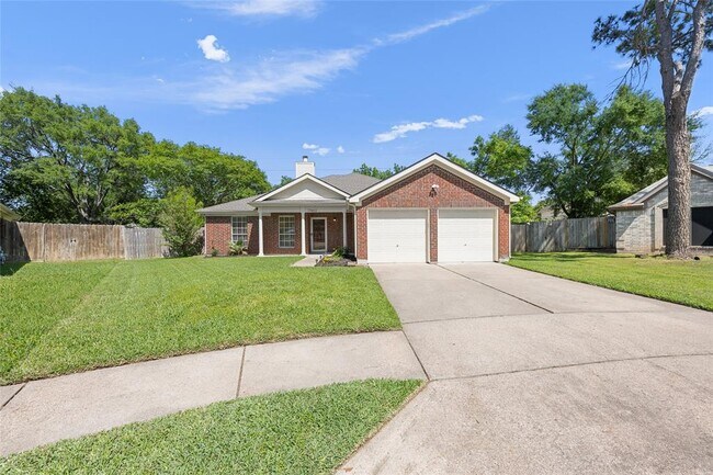 17402 Eastwood Cir in Houston, TX - Building Photo - Building Photo