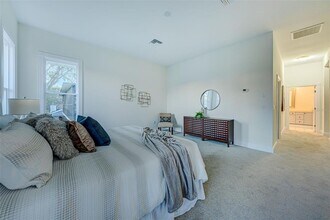 128 Lake Shore Dr N in Palm Harbor, FL - Building Photo - Building Photo