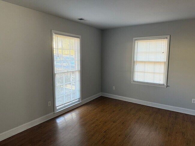 919 Pineborough Rd in Charlotte, NC - Building Photo - Building Photo