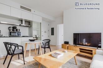 70 W 45th St in New York, NY - Building Photo - Building Photo