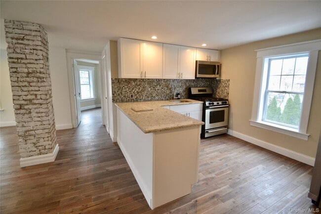 170 W Central Ave in Pearl River, NY - Building Photo - Building Photo