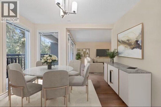 1059 Heritage Blvd in North Vancouver, BC - Building Photo - Building Photo