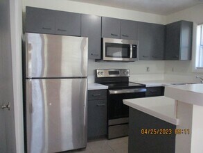 1014 Brookhollow Dr in Fayetteville, NC - Building Photo - Building Photo