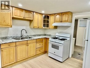 81 Summerlea Dr in Hamilton, ON - Building Photo - Building Photo