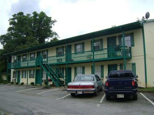 Pine Creek Apartments in Cleveland, TN - Building Photo - Building Photo