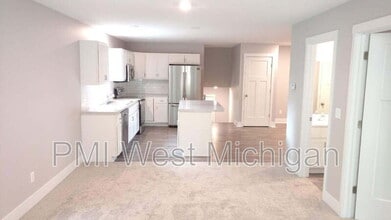 546 W Elm St in Wayland, MI - Building Photo - Building Photo