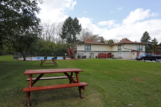 Kennedy Crossing Apartments in Hammond, IN - Building Photo - Building Photo