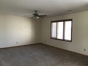 206 William Dr in Ogden, KS - Building Photo - Building Photo
