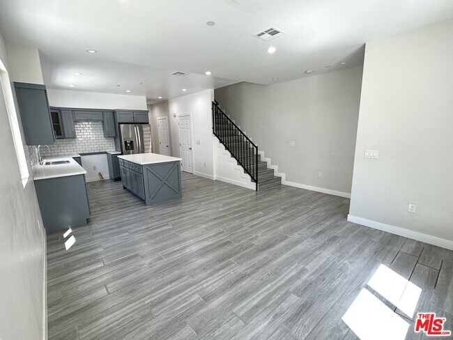 1123 Browning Blvd in Los Angeles, CA - Building Photo - Building Photo