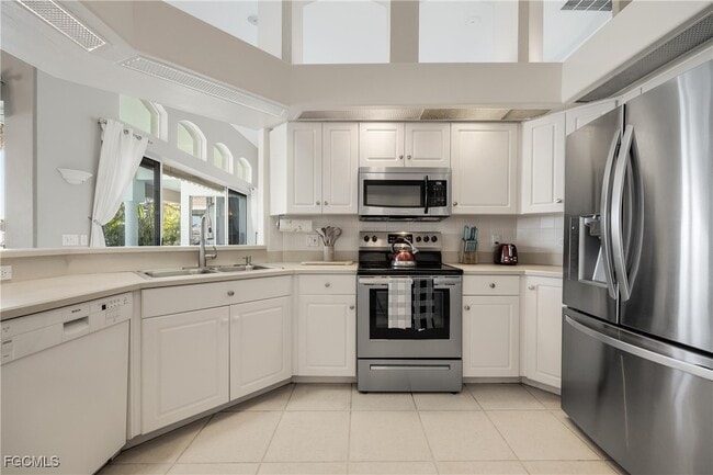 property at 5323 SW 28th Pl