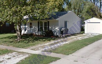 3202 Saratoga Dr in Champaign, IL - Building Photo