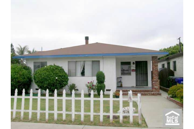 216 E Carson St in Carson, CA - Foto de edificio - Building Photo