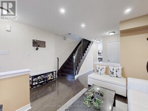 493 Nairn Circle in Milton, ON - Building Photo - Building Photo