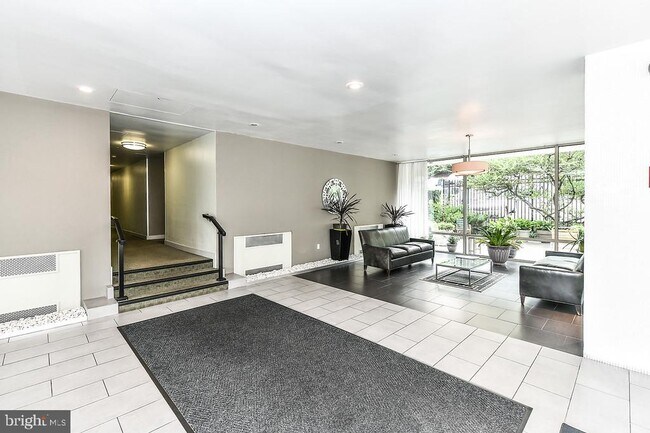 property at 1210 N Taft St