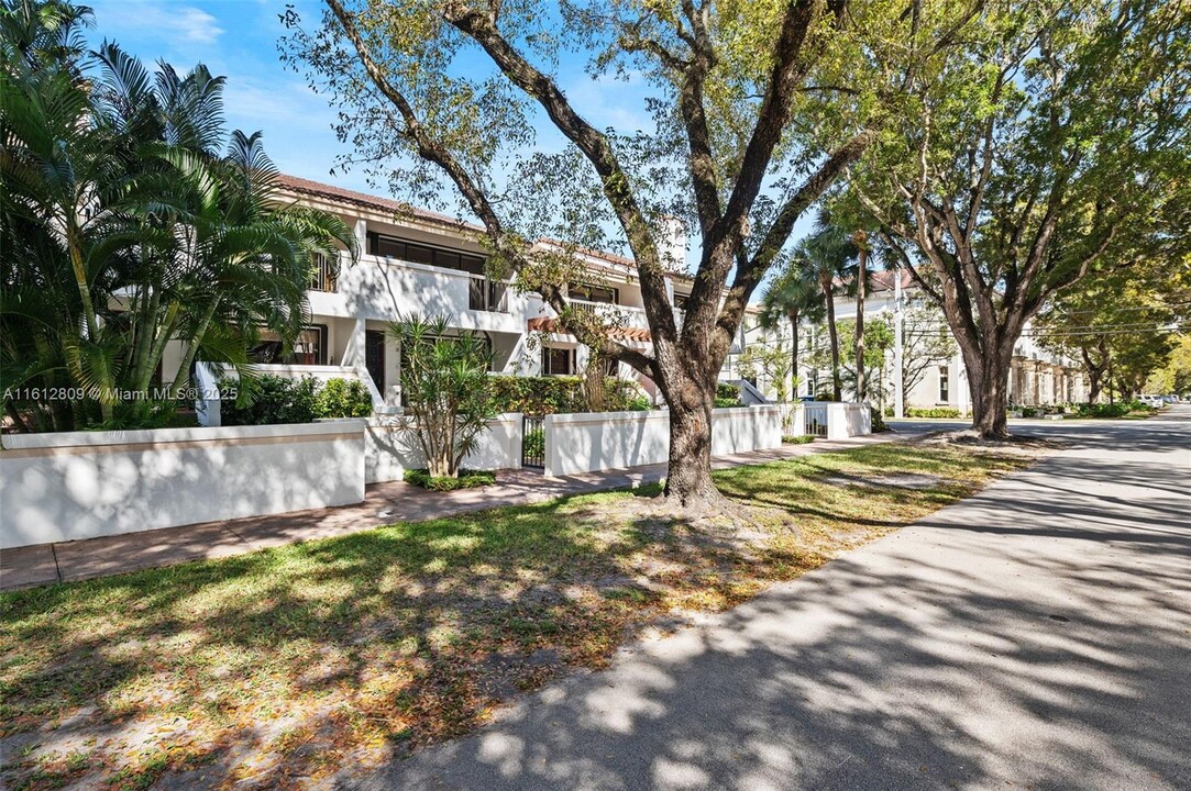 2600 Cardena St in Coral Gables, FL - Building Photo