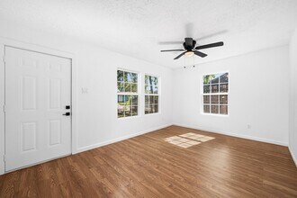 2108 Camille St in Pasadena, TX - Building Photo - Building Photo