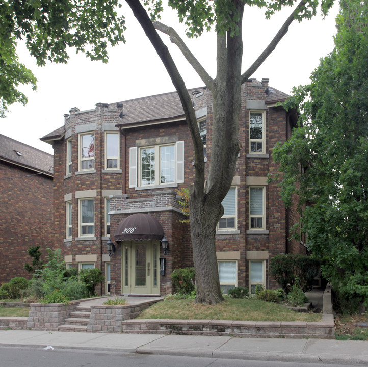 306 Lonsdale Rd in Toronto, ON - Building Photo