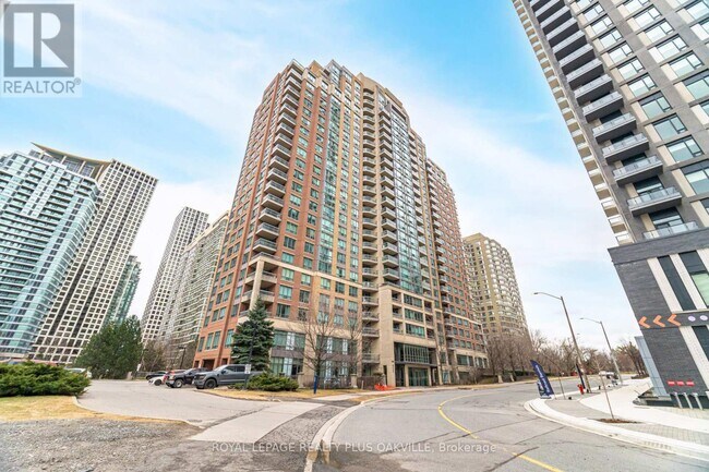156 Enfield Pl in Mississauga, ON - Building Photo - Building Photo