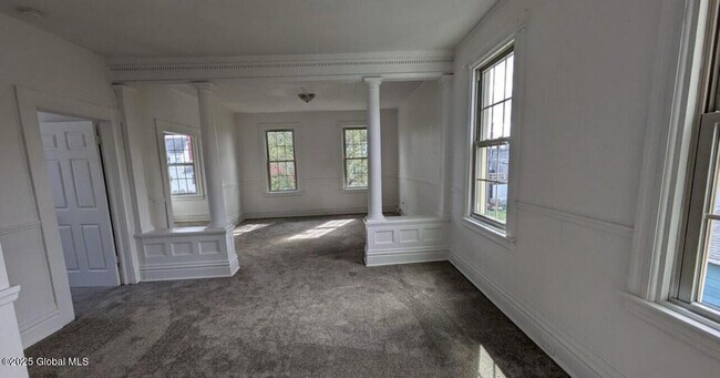 7 Grove St in Waterford, NY - Building Photo - Building Photo