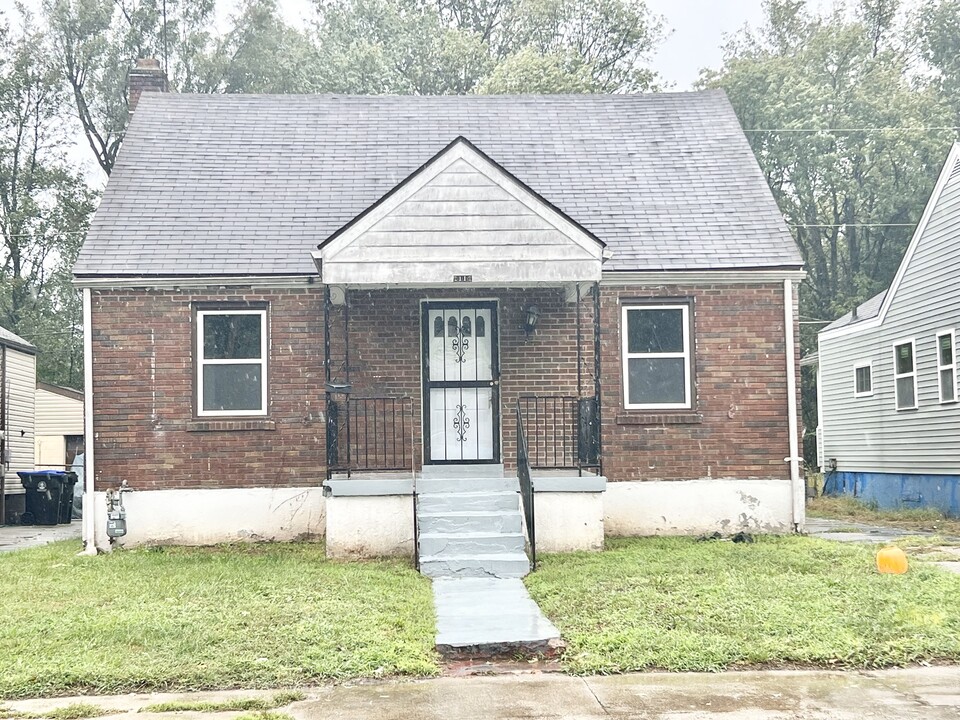 2112 Dixdale Ave in Louisville, KY - Building Photo