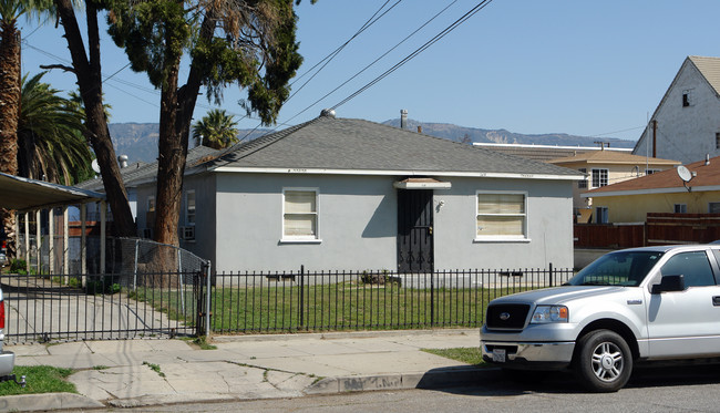 756 W 10th St in San Bernardino, CA - Foto de edificio - Building Photo