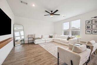 23502 Wrexham St in Spring, TX - Foto de edificio - Building Photo