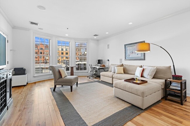 277 Grand St in Jersey City, NJ - Building Photo - Building Photo