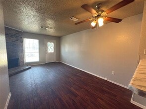 2250 Aspen Dr in Dallas, TX - Building Photo - Building Photo