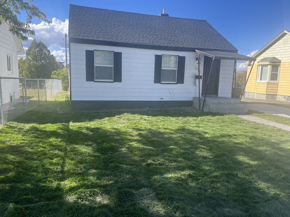 1235 Ada Ave in Idaho Falls, ID - Building Photo