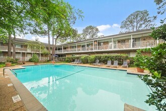 4040 San Felipe St, Unit 106 in Houston, TX - Building Photo - Building Photo