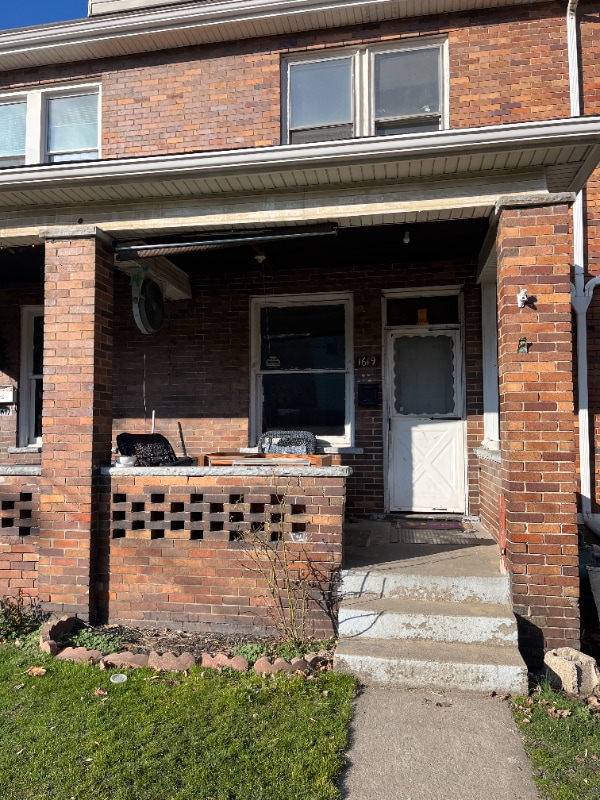 property at 1619 Lenz Ave