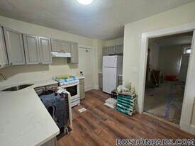 16 Lakeville Rd, Unit 1 in Boston, MA - Building Photo