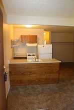 136 Judy Ln-Unit -2 in Henderson, NV - Building Photo - Building Photo