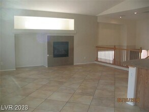 5122 Echo Shire Ave in Las Vegas, NV - Building Photo - Building Photo