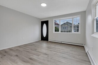 107 Roosevelt St in Providence, RI - Building Photo - Building Photo