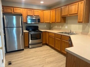 1467 Oakhill Dr in Greenwood, IN - Building Photo - Building Photo