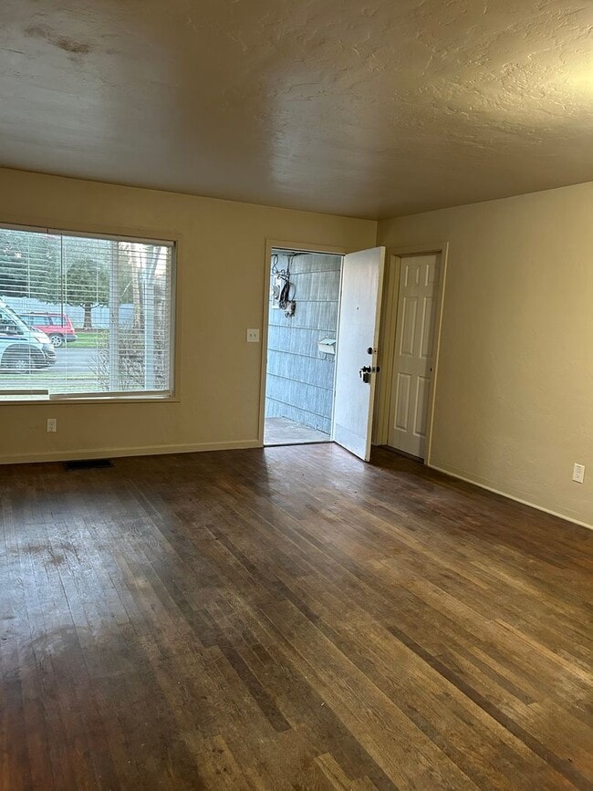 2015 NW Beca Ave in Corvallis, OR - Building Photo - Building Photo