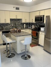 3530 Mystic Pointe Dr, Unit 3007 in Aventura, FL - Foto de edificio - Building Photo