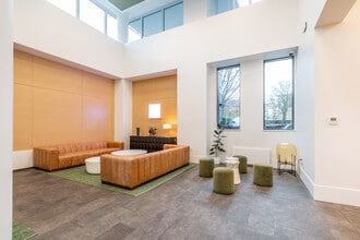 1188 Bidwell St in Vancouver, BC - Building Photo - Lobby